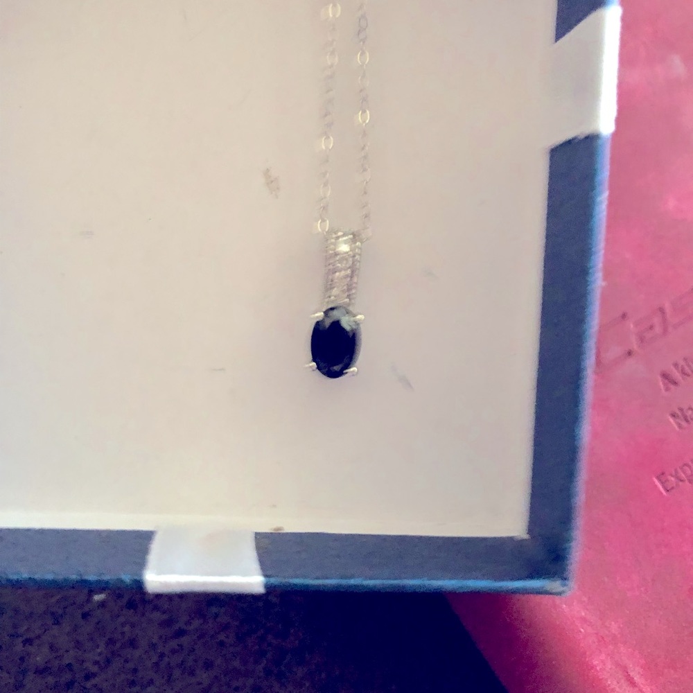 Bnib. Ladies sterling silver necklace.